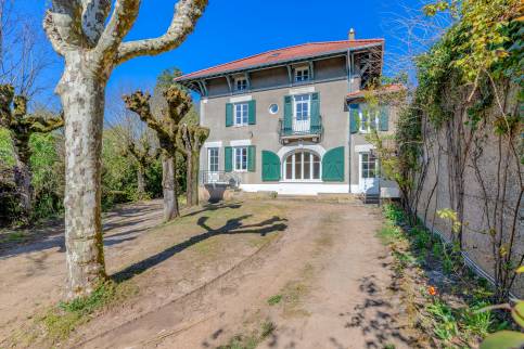 Rénovation et isolation d'une maison de famille située dans l'ouest de Lyon (69450)