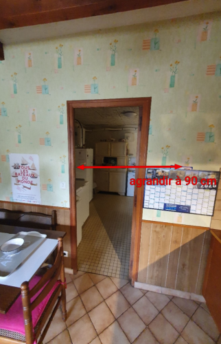 intérieur avant transformation toilette à aménager rez-de-chaussée