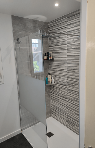 Carnet de chantier d’une rénovation de salle de bain à Crémieu : remplacement du mobilier