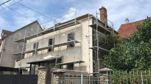 Travaux de rénovation de façade en cours - Solers 77111