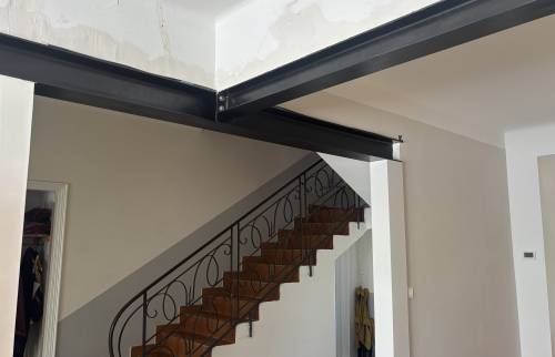 Escalier et plafond rénovés La Maison Des Travaux Ales