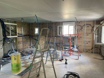 Rénovation de résidence secondaire avec travaux en cours - Montélier 26120