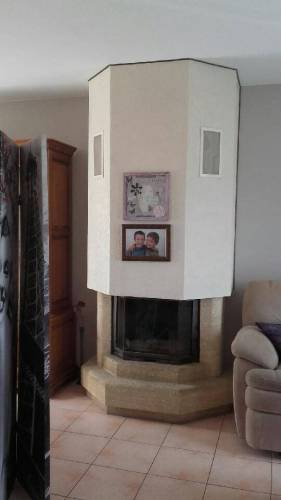 Ancienne cheminée dans un salon avant travaux de rénovation intérieure - Solers 77111