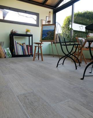 Travaux de rénovation intérieur d'une maison : carrelage au sol, peintures des murs et des plafonds - Ouest lyonnais