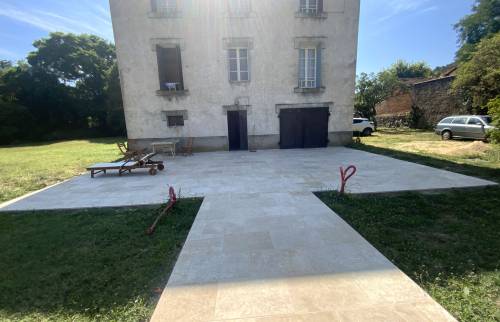 Allée terrasse carrelé La Maison Des Travaux Alès