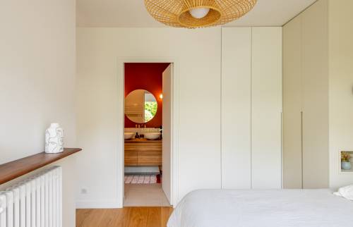 Chambre avec salle de bain intégrée Paris 8e
