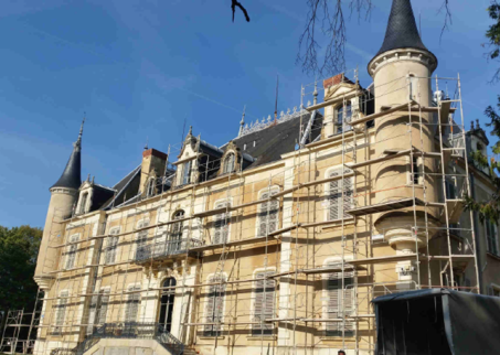 Dareizé (Rhône) : Rénovation de façade d'un château classé - echaufaudage 