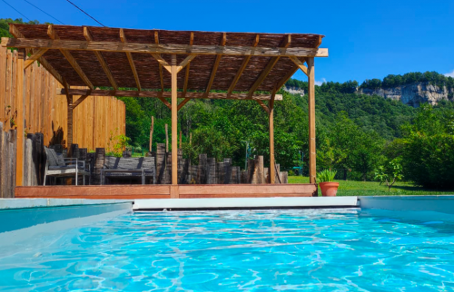  création d'une piscine et aménagement extérieur