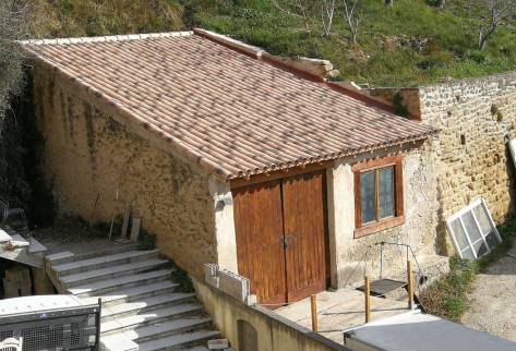 Grange et toiture rénovée