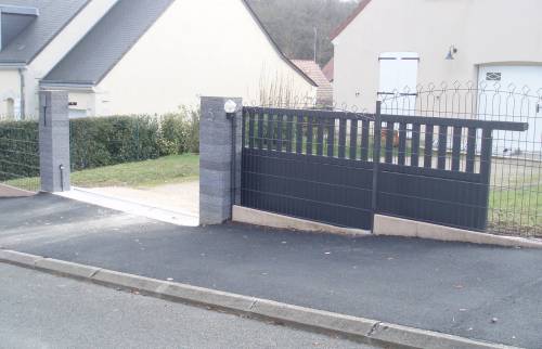 Portail ALU coulissant à ST GERVAIS LA FORET (41)