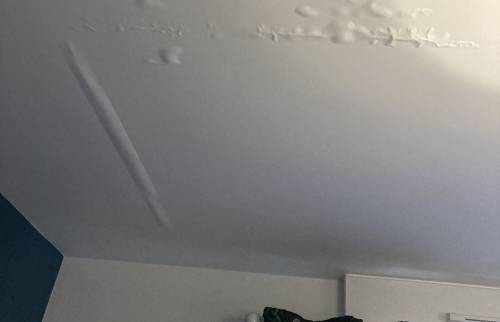 Infiltration de toit à l'intérieur