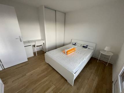 Aménagement de chambre d'appartement avec création d'un placard sur mesure - Valence 26000