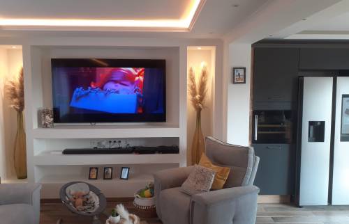 Revêtement sol mix match béton ciré façon parquet espace selon - Neuville-sur-Oise - 95000 -