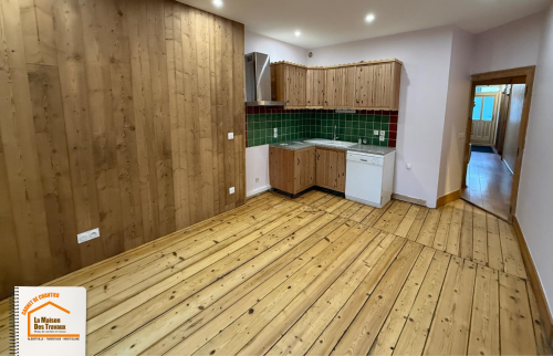 rénovation parquet Haute-Savoie, parquet bois ancien rénové, ponçage parquet appartement, rénovation intérieure montagne, la maison des travaux sallanches, la maison des travaux chamonix