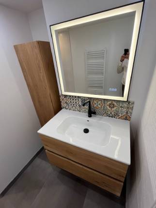 Rénovation de salle de bain avec miroir éclairé - Nantes 44