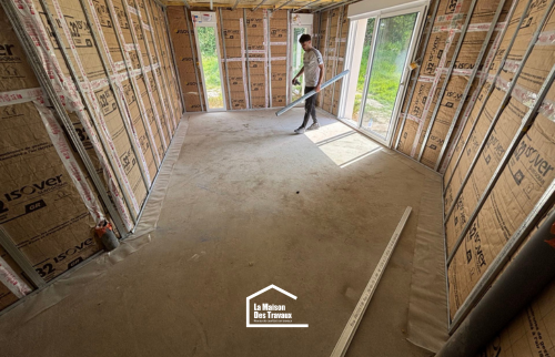 Travaux d’isolation et d’aménagement intérieur dans une extension de maison à Lanloup