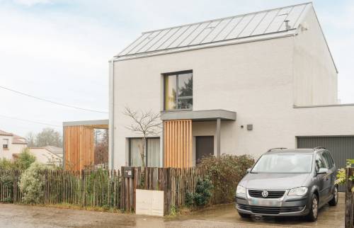 Extension de maison de 20 m² à Vertou - vue extérieur pergola et entrée