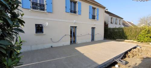 Construction d'un agrandissement de maison avec coulage de dalle en béton - Moissy-Cramayel 77550