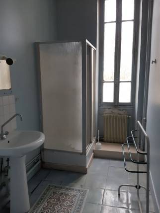 Ancienne salle de bain avant travaux de rénovation d'appartement - Bourg-en-Bresse 01000