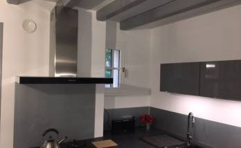 Rénovation en peinture et remplacement des sols d’une maison 