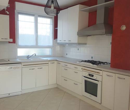 Cuisine avant rénovation à Aydat 