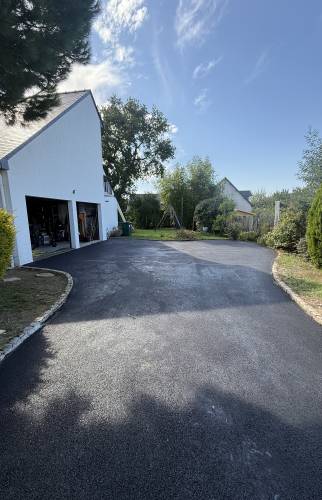 Rénovation d’allées à proximité de Sautron et Vigneux-de-Bretagne : une entrée repensée et un accès garage facilité 2
