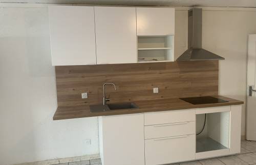 Cuisine appartement rénové La Maison Des Travaux Ales