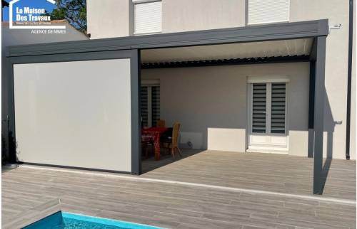 Vue extérieur pergola bioclimatique