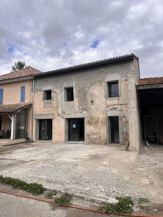 Corps de ferme rénové avec nouvelle charpente et toiture - Alixan 26300