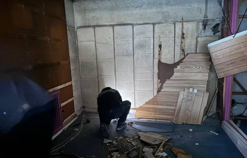 Dépose de cloisons et des revêtements - architecte 73, bureau d’étude 73, concepteur 73, maçon 73, plaquiste 73, peintre 73, décorateur intérieur 73, carreleur 73, menuisier 73, électricien 73, plombier 73, isolation thermique 73