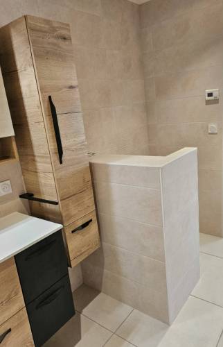 Rénovation de salle de bain accessible (69330)