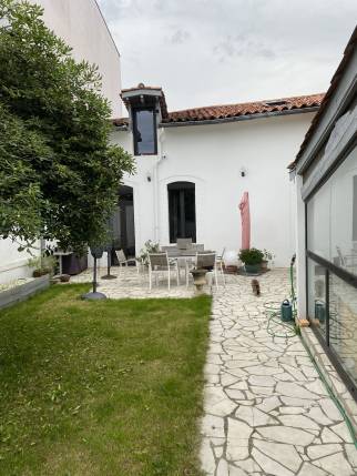 Ancienne terrasse en pierre naturelle avant modernisation - Montauban 82000