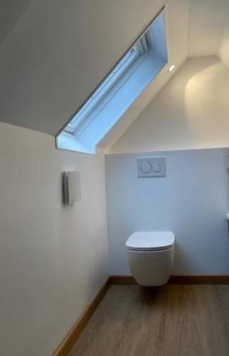 WC Suspendu Velux et sol La Maison des Travaux Rouen