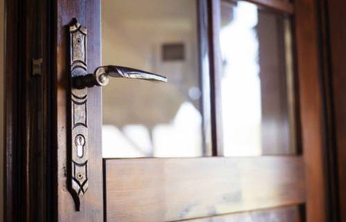  fenêtres et  portes existantes en PVC imtitation bois.