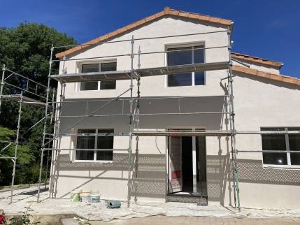 Montanay (69250) : Isolation thermique par l'extérieur pour cette villa entièrement rénovée