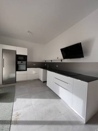 Travaux de rénovation de cuisine avec mobilier de cuisine moderne - Nantes 44