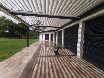 Installation d'une pergola bioclimatique à lames orientables - Montauban 82000