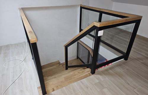 Chape d'ecalier en bois 