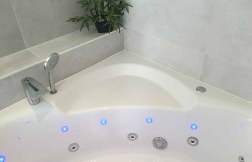 Salle de bain balneo à Vertou (44)