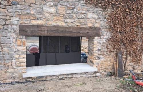 Ouverture d'une baie avec coffret de volets roulants dissimulé