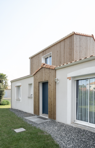 Surélévation d'une maison en ossature bois de 30 m² aux Sorinières - exterieur 1