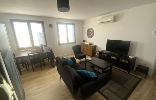 Salon rénové moderne La Maison Des Travaux Alès