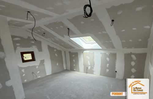  La Maison des Travaux Albertville, aménagement intérieur Savoie, rénovation combles 80m2, éclairage LED moderne, projet clé en main Moûtiers