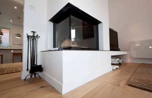 Installation d'une cheminée contemporaine à Marnes-La-Coquette