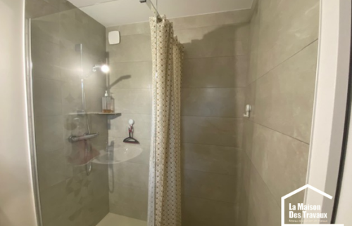 APRES - Création d'une douche avec un bac receveur, paroi et mitigeur