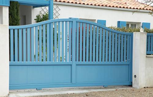 portail pvc bleu - La Maison Des Travaux
