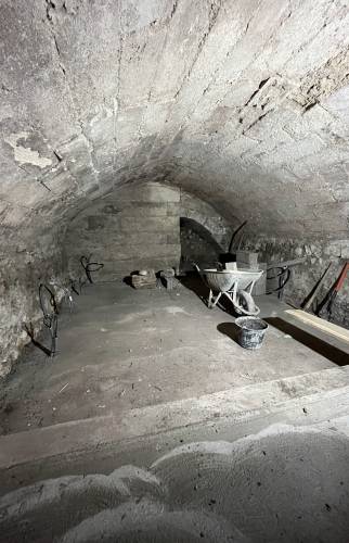 Cave à transformer en chambre 