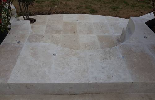 La terrasse pour le jacuzzi