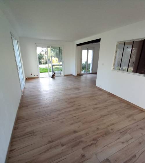 Rénovation de salon avec pose d_un nouveau carrelage au sol - Lagnieu 01