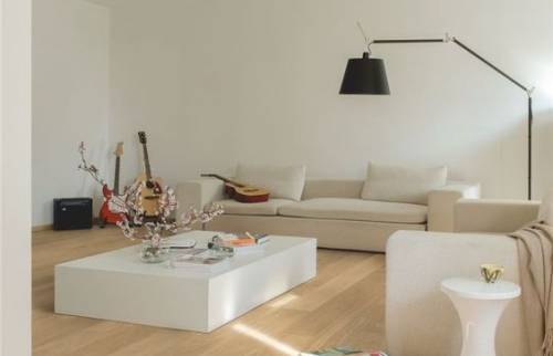 Salon avec parquet en chêne